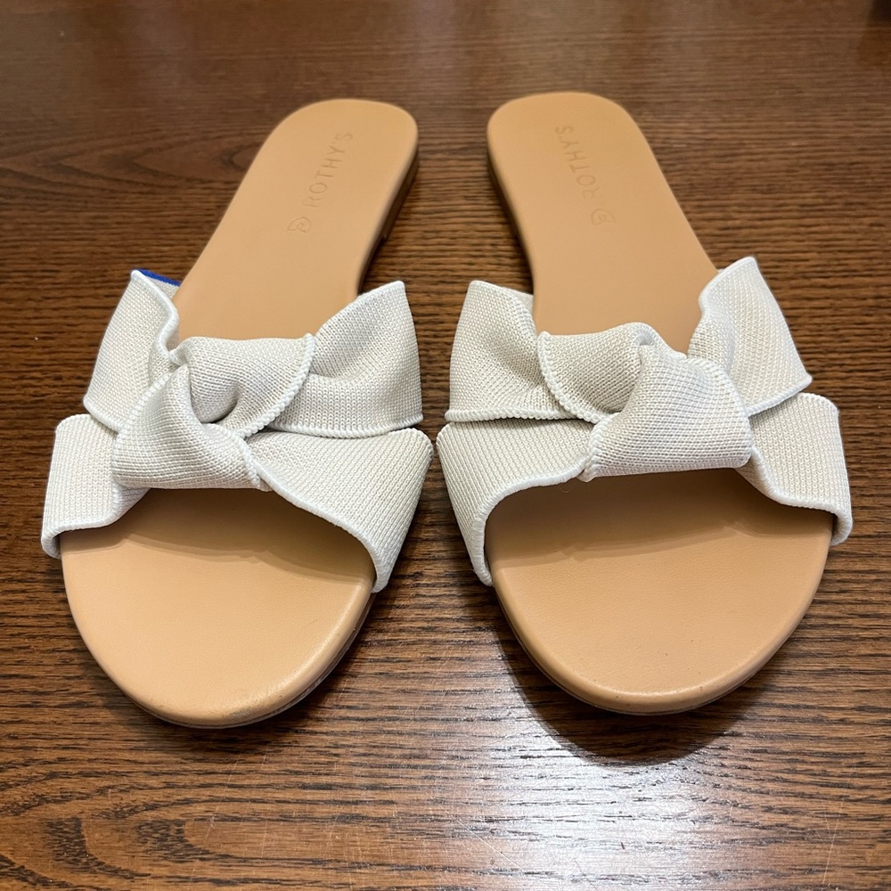 Size 7.5 Rothy’s The Knot Sandal in Sand Dollar